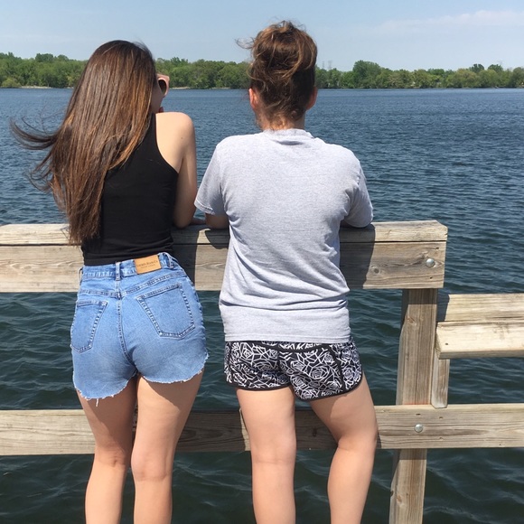 Meet your Posher, Jessica - Picture 1 of 1